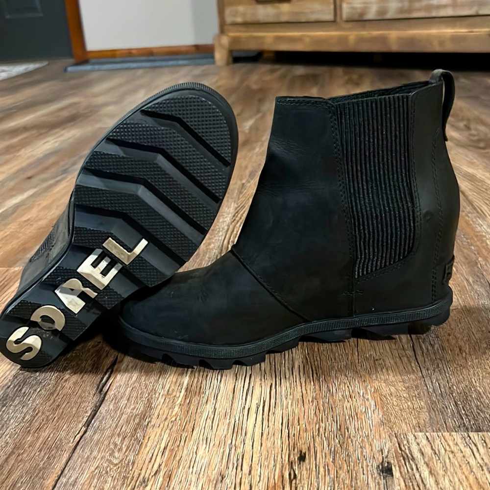Sorel wedge boots